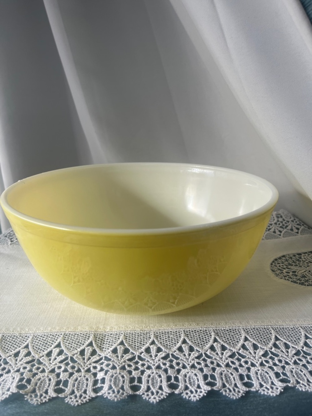 Vintage Pyrex Primary Yellow #404 Mixing Bowl - 4 Quart